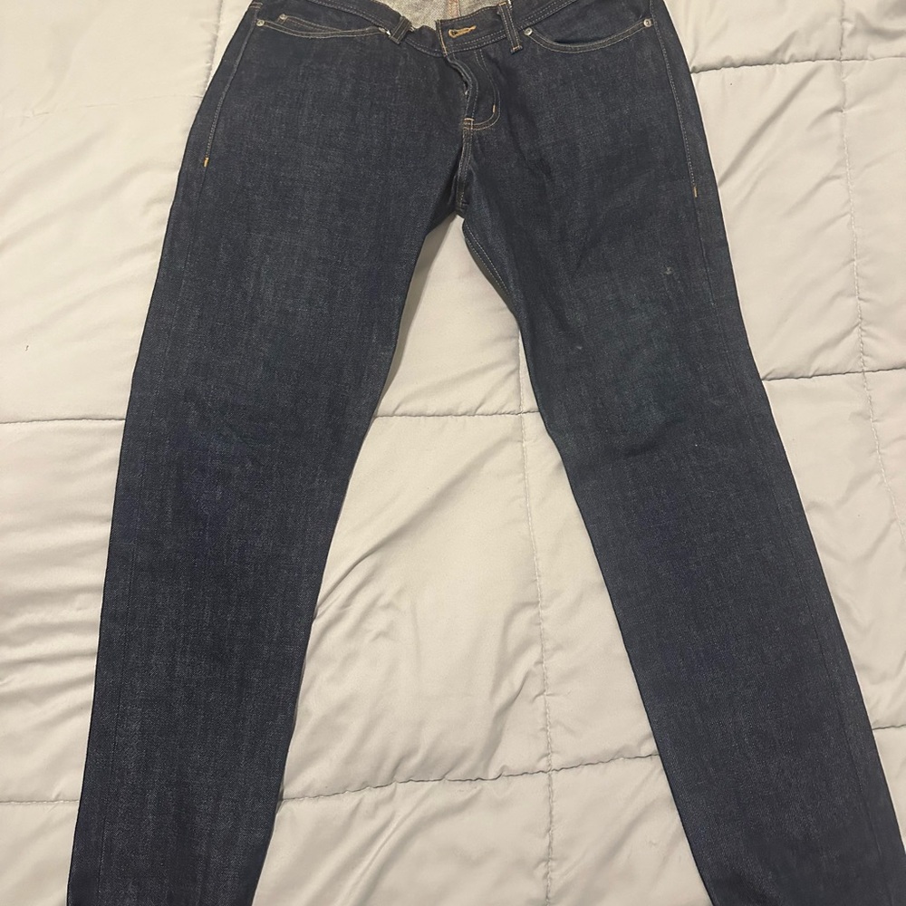 List on Poshmark 

Naked and Famous Selvedge denim. Size 34 Worn once.